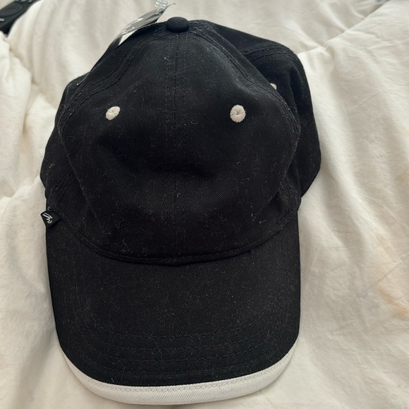 New with tags Women’s black with white trip baseball cap.. - Picture 1 of 4